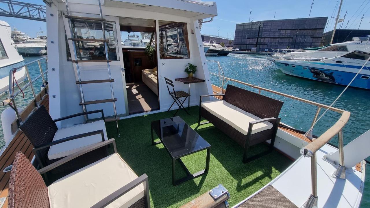 Charming Boat House In Barcelona With Big Terrace And Solarium Hotel Sant Adria de Besos Exterior photo