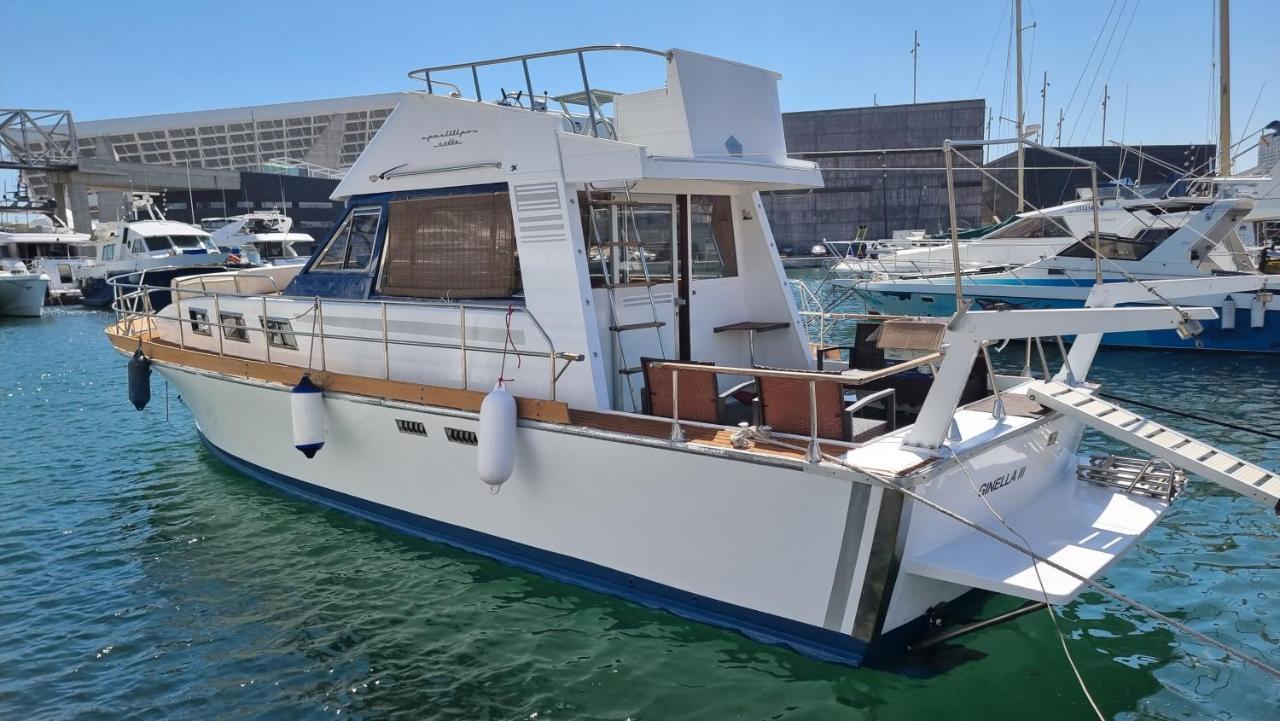 Charming Boat House In Barcelona With Big Terrace And Solarium Hotel Sant Adria de Besos Exterior photo